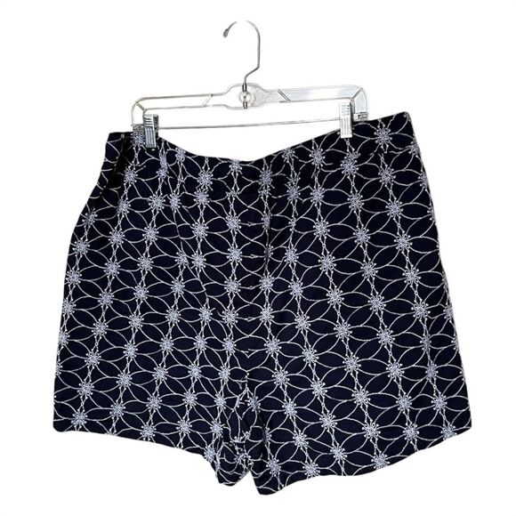 Lane Bryant Blue and White Soft Eyelet Pull-On Short 100% Cotton Size 20 - Picture 3 of 11